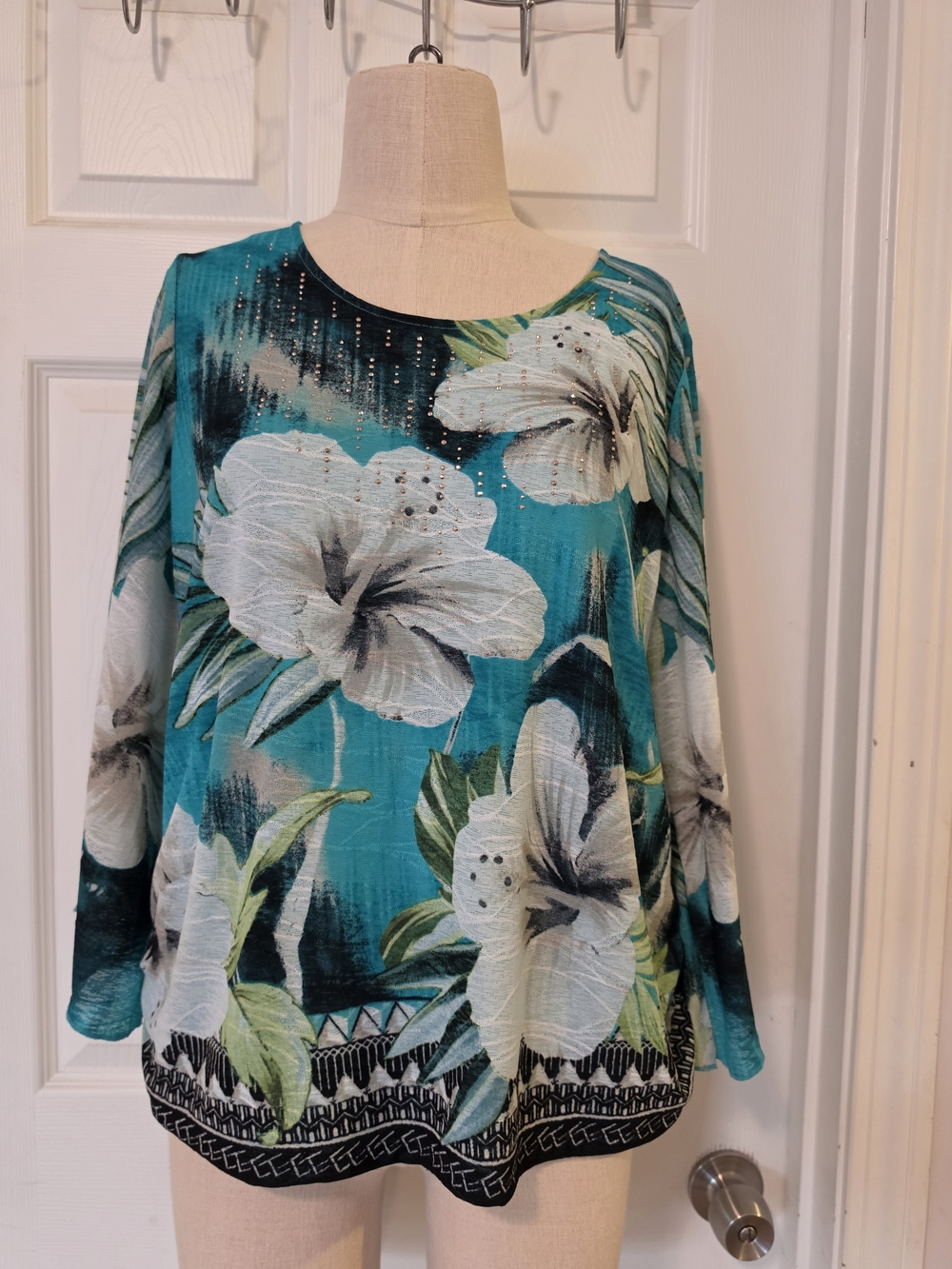JM Collection Teal Floral Long-Sleeve Blouse with Embellishments Size 1X